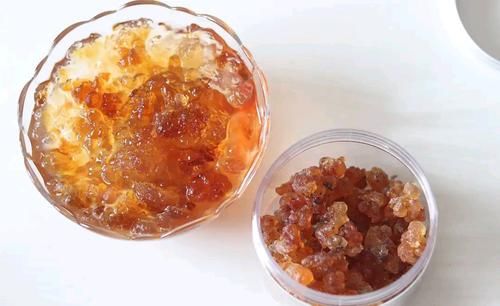 它被称为“驻颜水”，女人别舍不得喝，美白淡斑，脸色红润有光泽