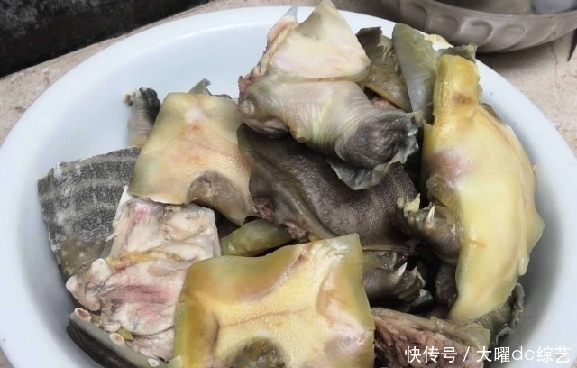 自助餐|医生忠告吃完桃子,一定莫碰6种食物,吃了等于没病找病