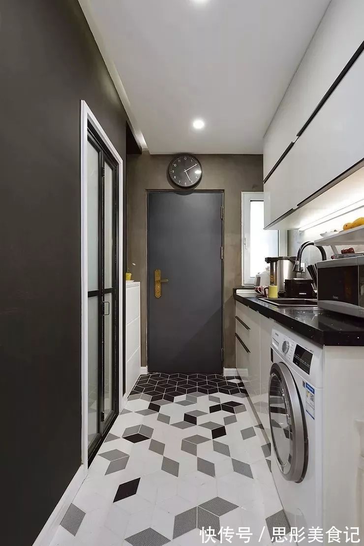 卡座式|夫妻买下48㎡带阁楼二手房,装出3室1厅+书房,5口之家太幸福了!