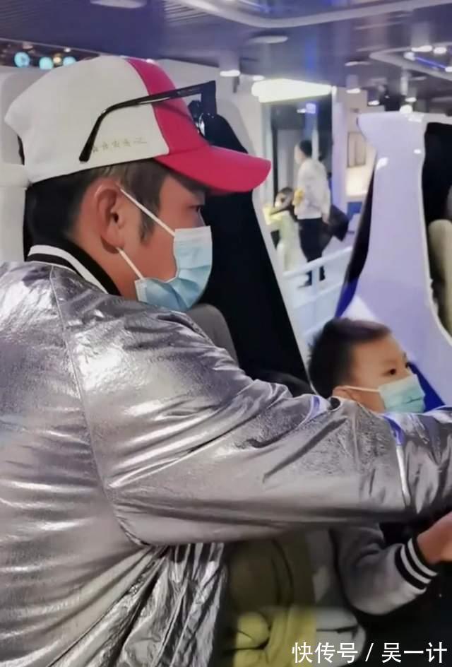 厦门科技馆|谢杏芳一家同游厦门,林丹全程陪儿子变完美爸爸,老婆拍照乐不停