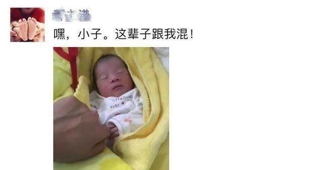 宝妈|孩子出生后爸爸迫不及待地晒娃,宝妈看完朋友圈:麻药过了就揍你