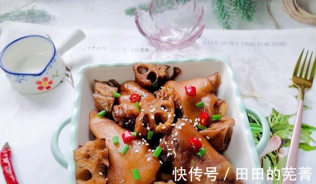 香糯|超级营养餐莲藕炖猪蹄,口感香糯,咸香味美,满满的胶原蛋白!