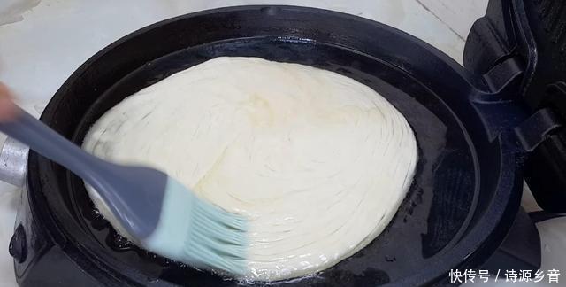 金丝手抓饼|面粉这样做太香了,开水一烫,做出创意手抓饼,做一次三天不起早