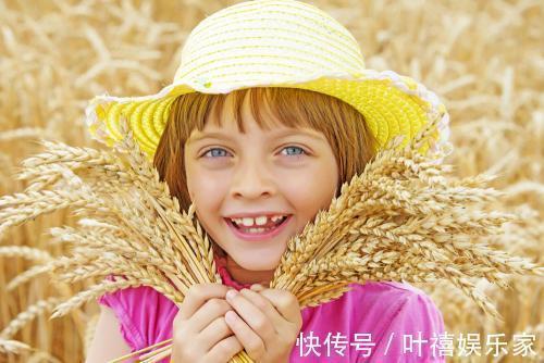 把手机|孩子爱玩手机的4大原因公示,无数家长无地自容!包括你吗