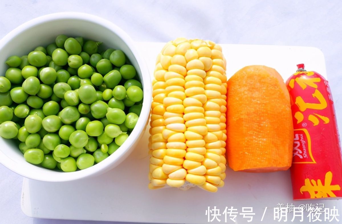 年夜饭餐桌上的“金玉满堂”,丰富多彩,寓意好,颜色绚丽