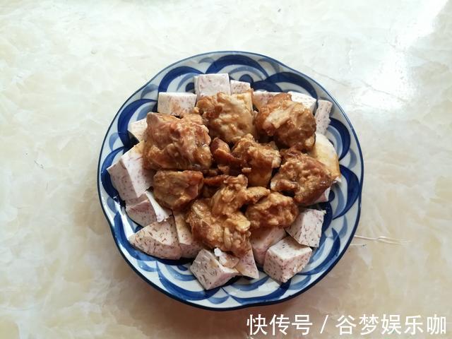 芋头|冬天最该吃这菜,简单一蒸,出锅香到流口水,朋友:看着就馋