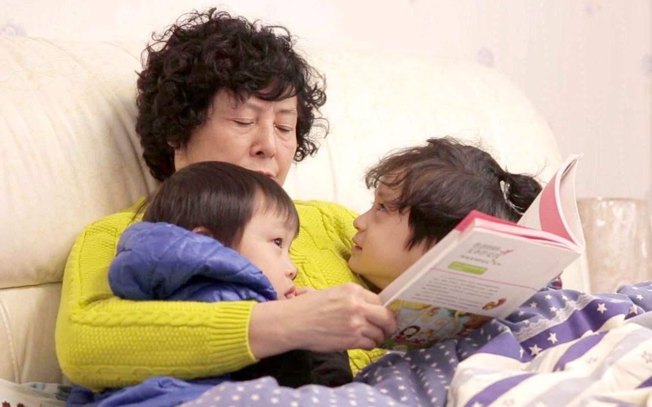 年龄|孩子到这个年龄，父母再忙也别让老人带，很多宝妈表示很后悔