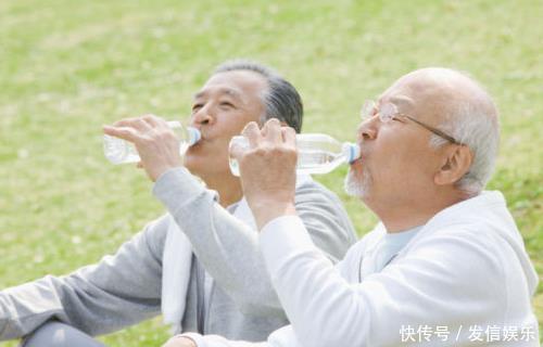 50岁后要想防痴呆，记住“5做4戒”，让你80岁头脑灵光不糊涂！