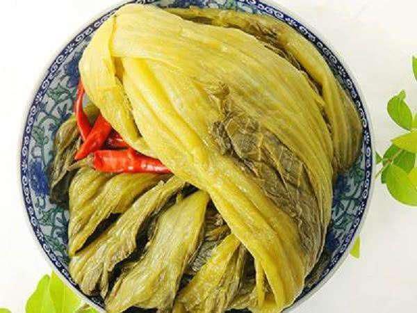 酸菜|酸菜炒鱿鱼,鱿鱼美味营养,酸菜开胃下饭