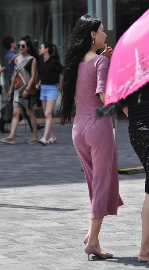 不想费心去搭配，就穿洋气的套装吧，简单实用又显气质