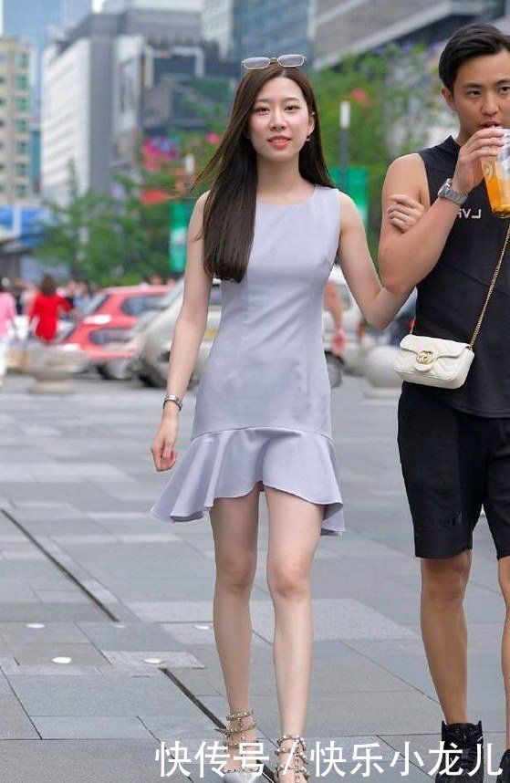 着装|连衣裙穿搭又酷又休闲,精致的着装不可或缺