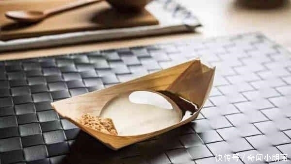 冰粉|在中国“吃到吐”的食物, 在国外, 却成了奢侈品, 取名雨滴蛋糕