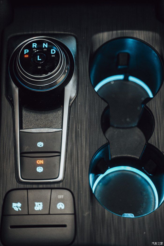 魅力雪境-与福克斯一起探索呼伦贝尔的冬天