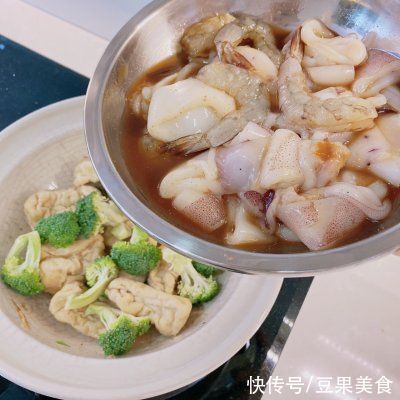 茶匙|迷倒全家的厨房小白也能驾驭的海鲜豆腐煲，真心好吃