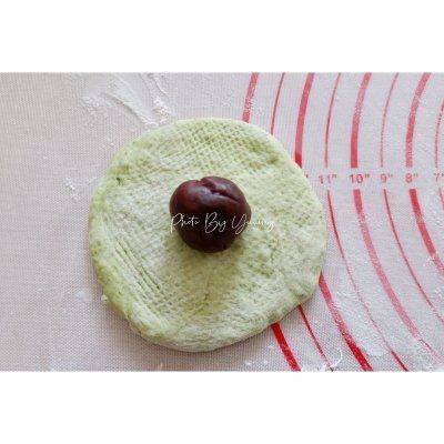 配着这盘菠菜小餐包，米饭可以吃三大碗