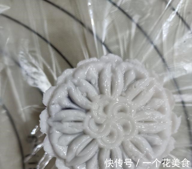 水晶紫薯糕，晶莹剔透，好吃不上火！