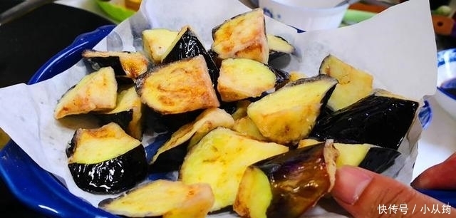 黄豆还有此种吃法?加点茄子比肉还好吃,软绵解馋不油腻