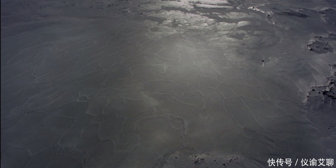 海洋 冰冷的冥王星之心,藏着一片温暖的海洋