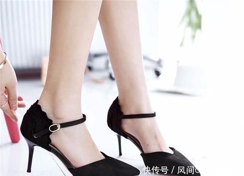 流畅的鞋型贴心又吸睛,充满着精致而性感的魅力