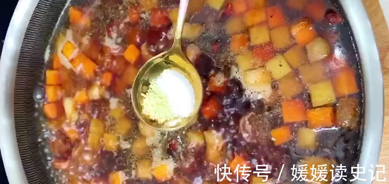 大米饭不一样的吃法，蓬香松软营养美味，怎么吃都不腻
