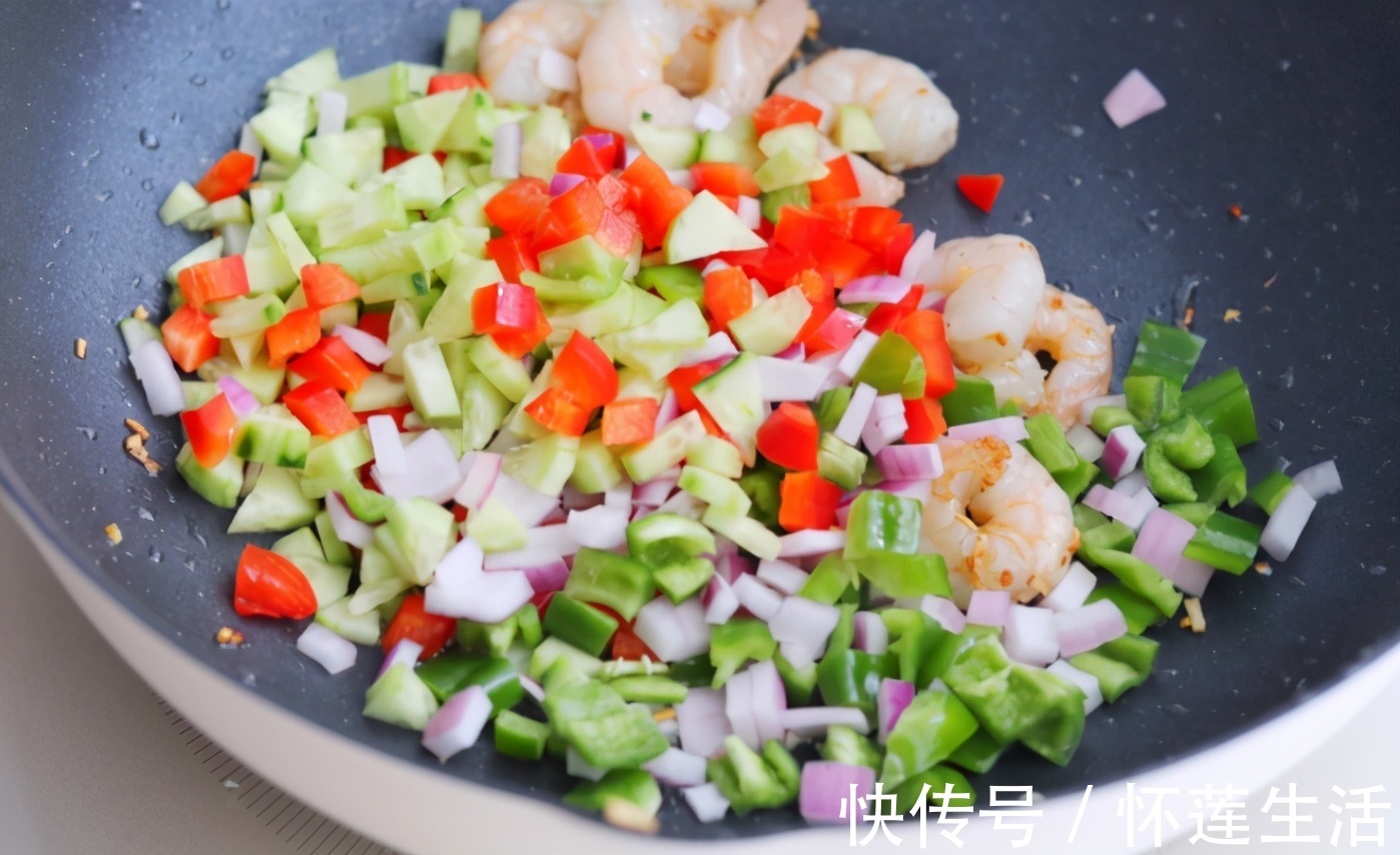 饭店|用剩饭炒一盘咖喱饭，在家也能吃出饭店的味道，连吃2碗都不够