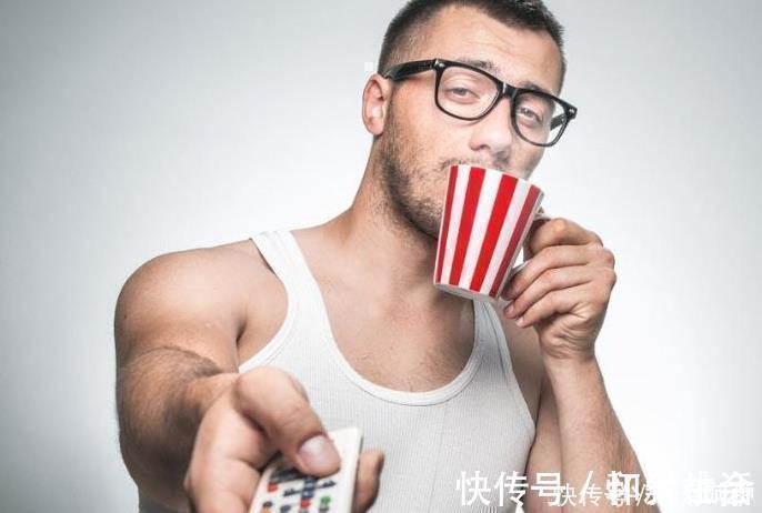 营养物质|喝水为免费的“长寿药”,2个时间段尽量别喝水,为健康早知早好