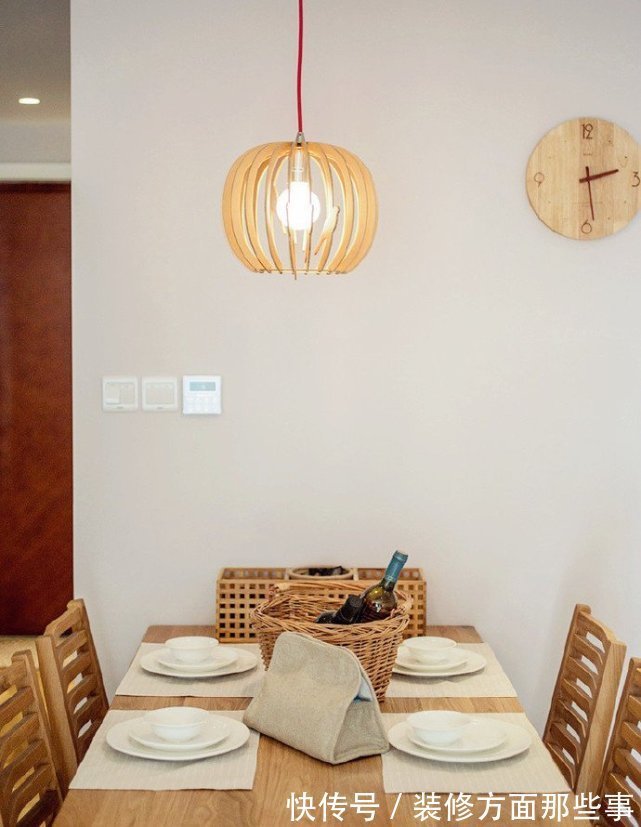 空间|92平日式二居室,墙面?两块?实木加以收纳美学减去空阔