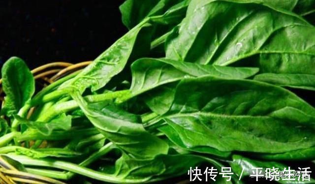 鸡蛋液|菠菜怎么做才好吃试试此方法，营养美味还好看，上桌准光盘