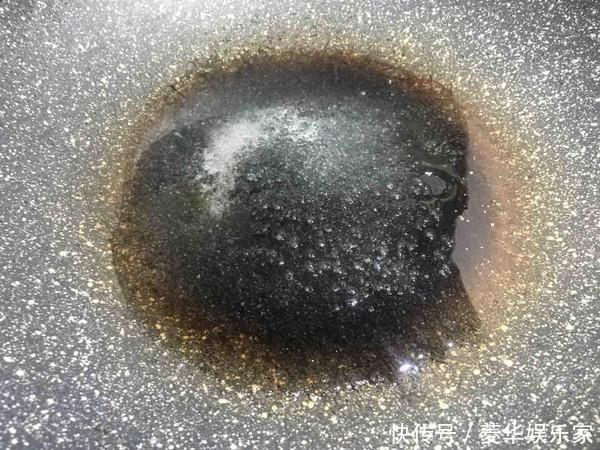 过年,花生米别再油炸了,试试这种新做法,比肉还香,上桌就扫光