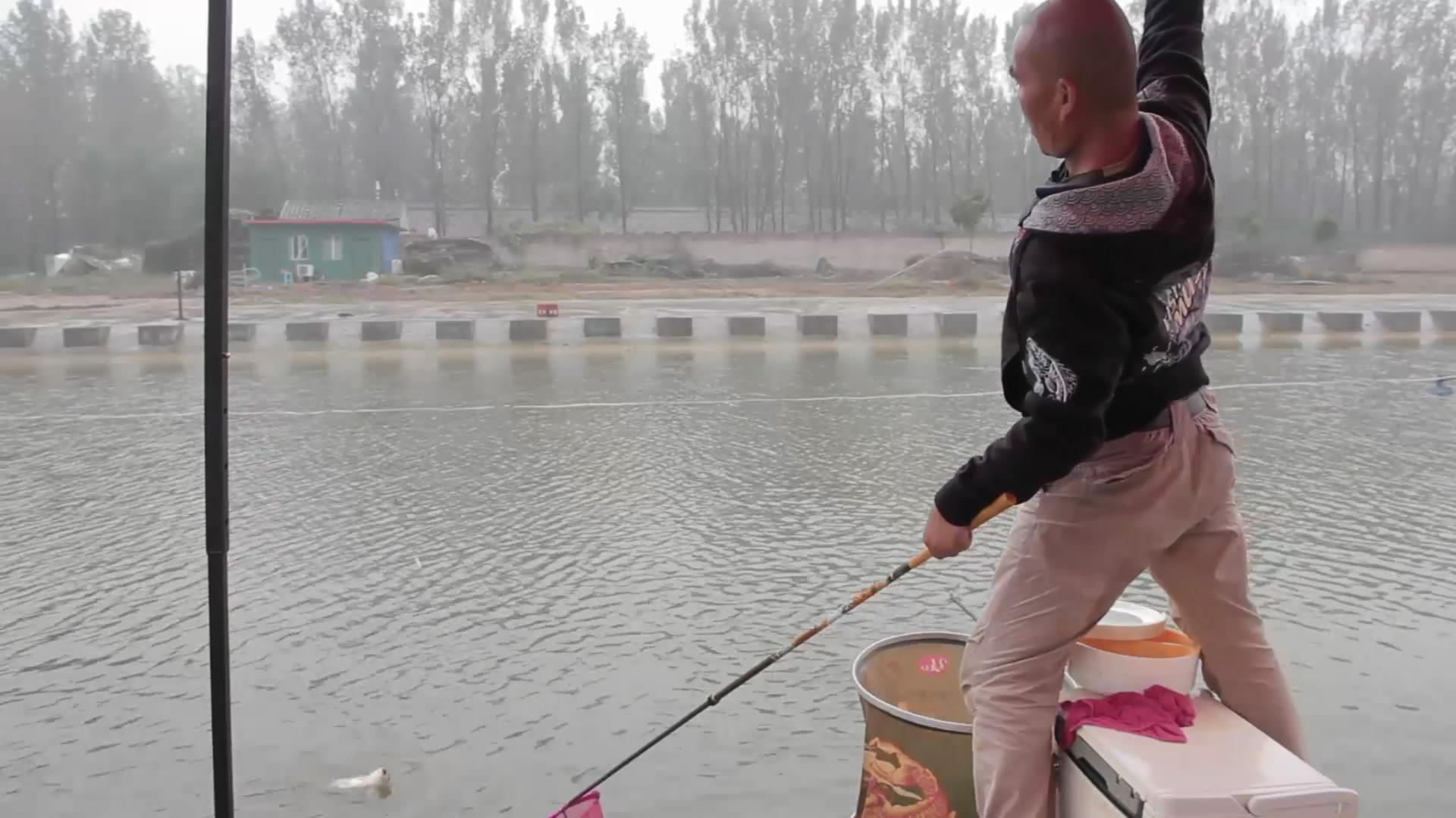 钓中大鱼就切线学会以下4个好技巧吧，看起来像老手还有大鱼吃