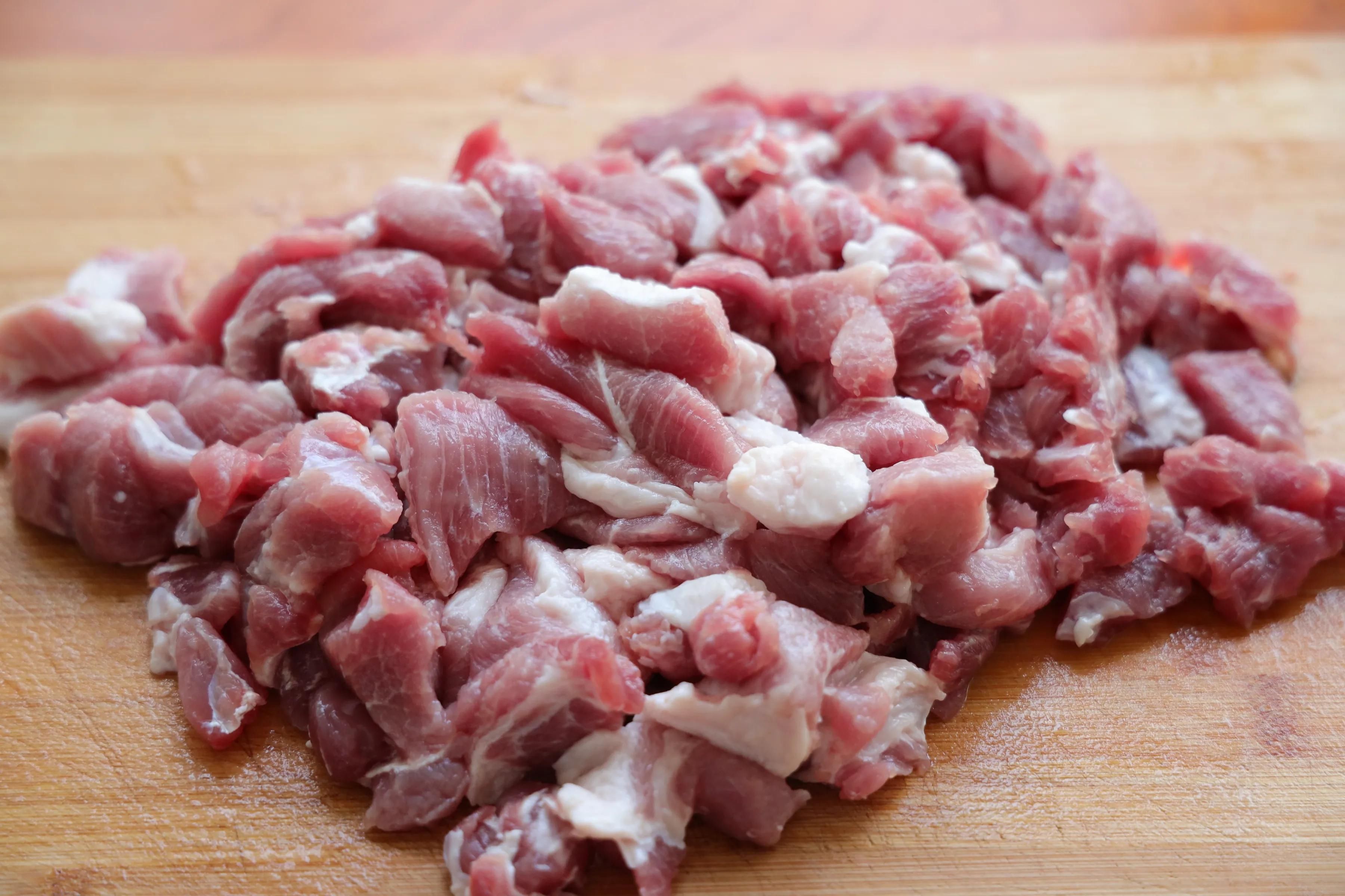 瘦肉|自制脆皮肠，纯肉馅儿吃起来太过瘾了，在家做无添加才健康