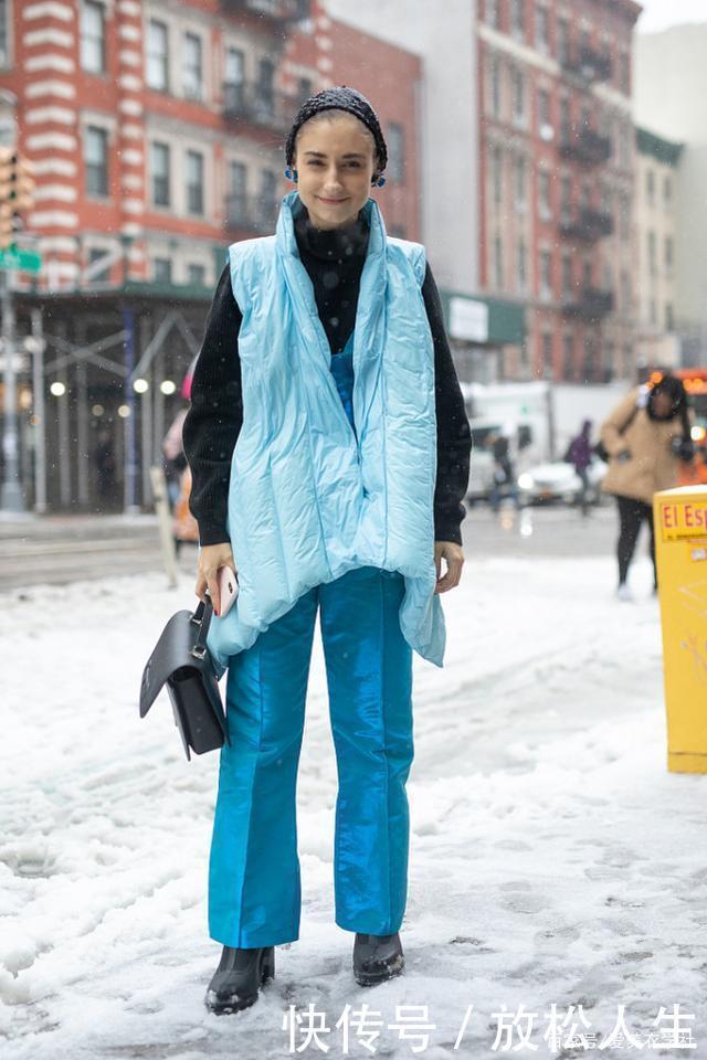 羽绒服臃肿又显胖那是因为你不会穿,那就先从羽绒马甲试试手吧