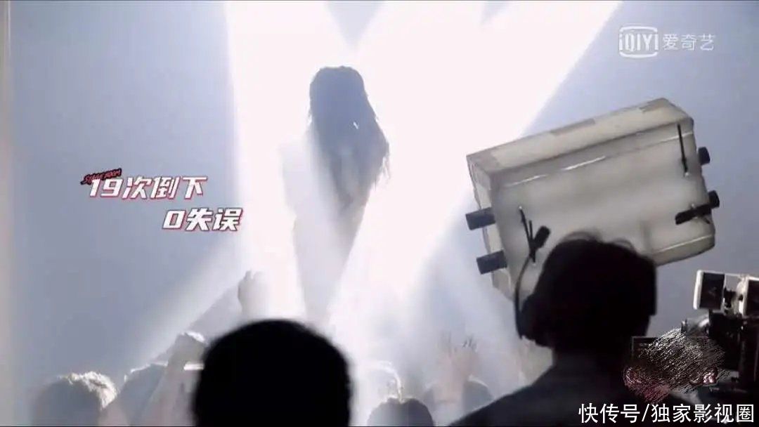 爆裂舞台|为赶时间而赶时间,十位选手明面上互投,《爆裂舞台》赛制很奇葩