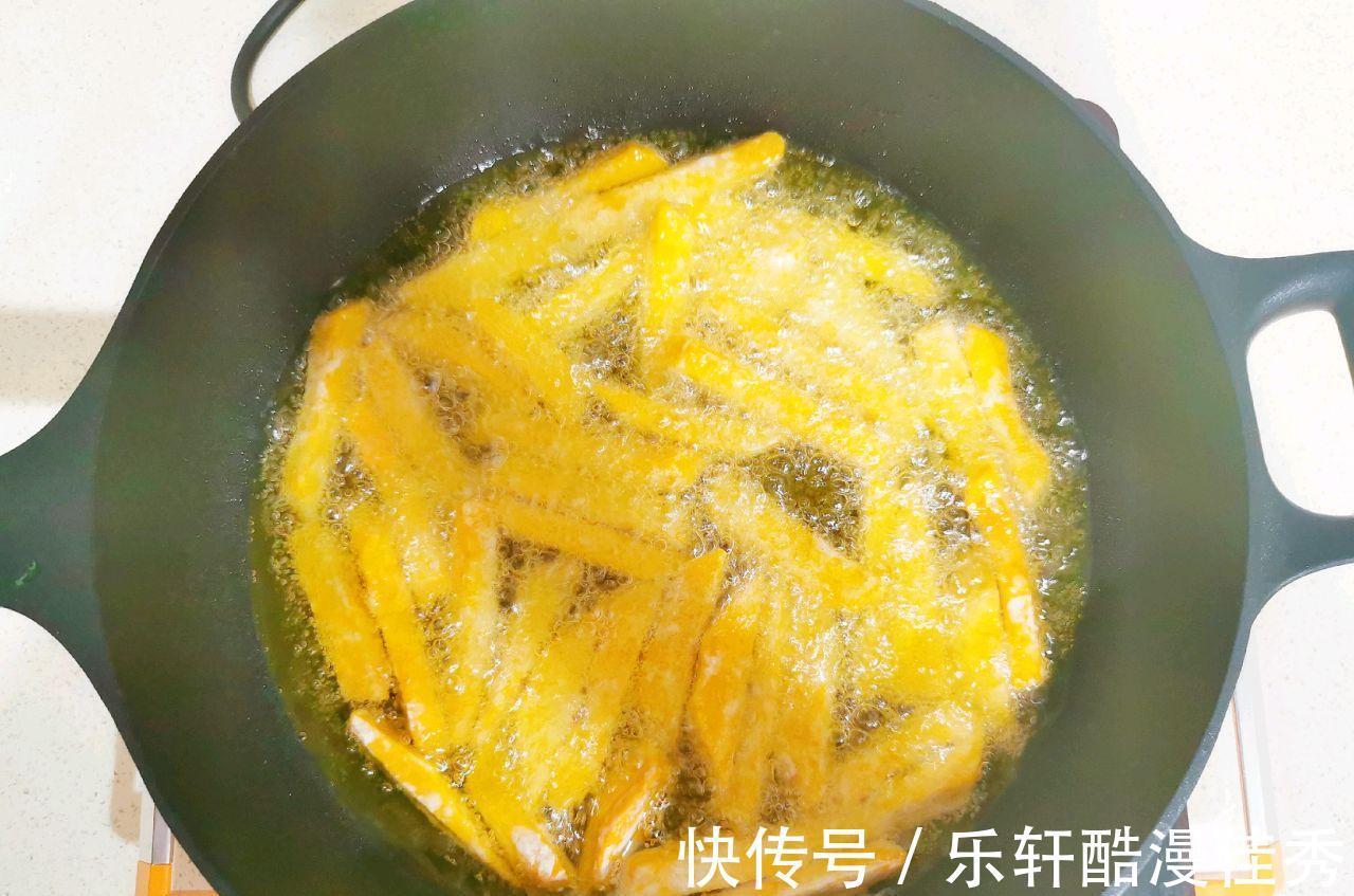 咸蛋黄南瓜条|咸蛋黄南瓜条,口感丰富,营养健康