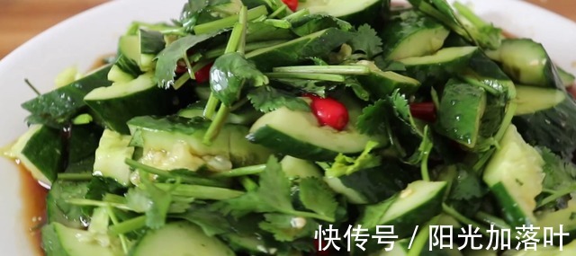 小米椒|黄瓜百吃不厌的做法，爽脆可口，比吃肉还解馋，天天吃不够！