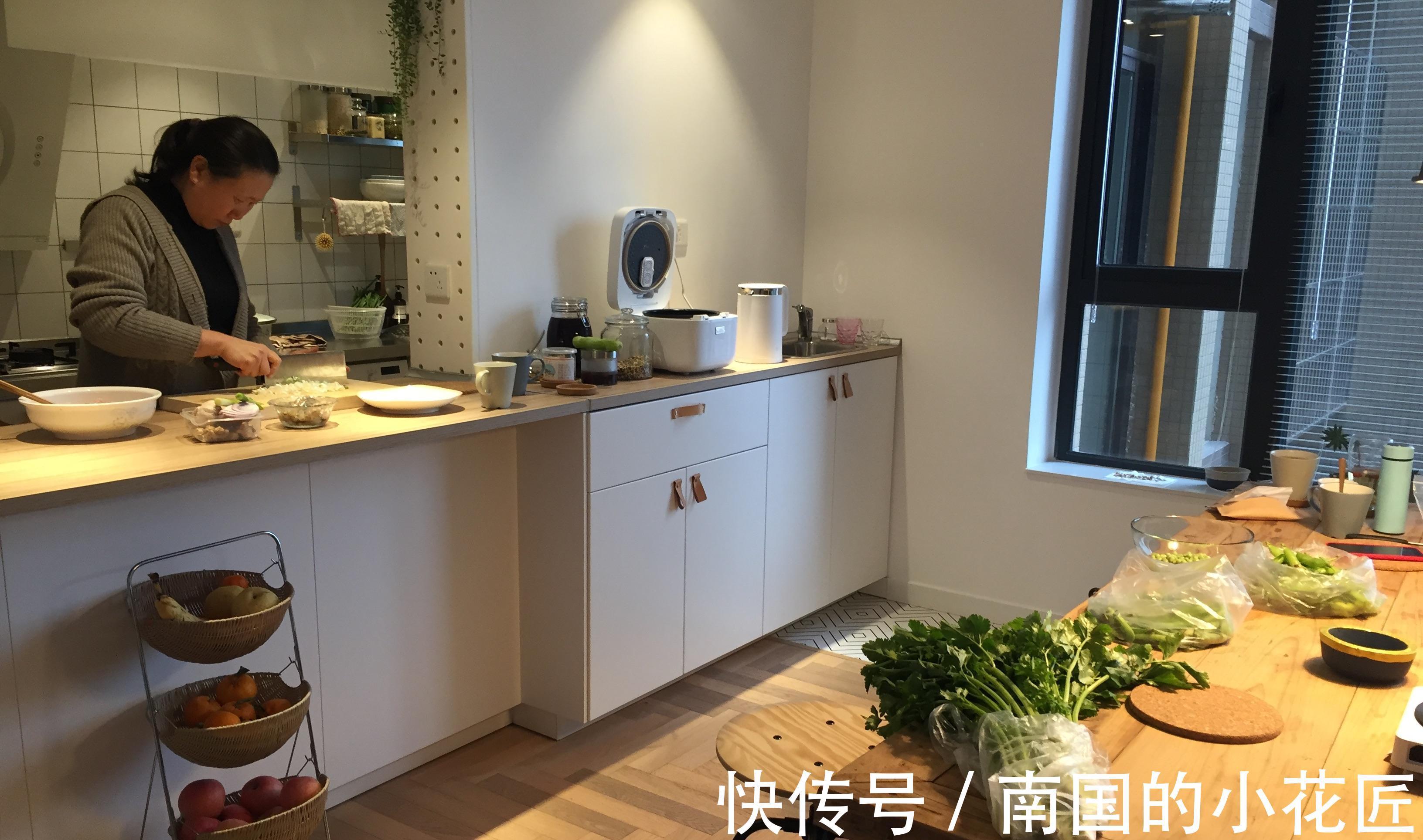 隔断|想做开放式厨房又怕油烟？半开放式厨房才是你的首选