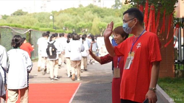 嘉兴一中实验学校|高考首日，嘉兴一中实验建起一条“高考大道”！