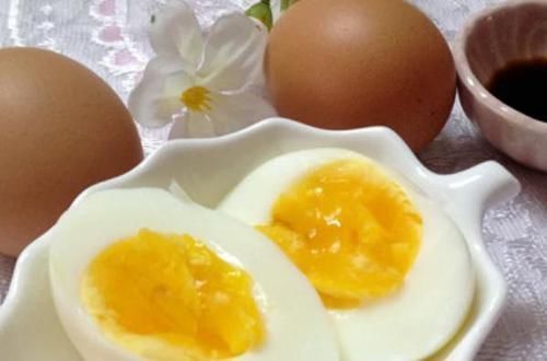 清水|煮鸡蛋不要只加清水,再加一步,蛋壳轻轻一捏就掉,鸡蛋滑嫩可口