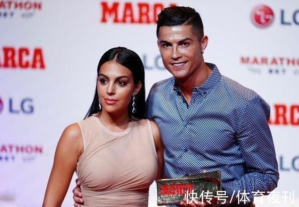 卡戴珊|足坛第一富婆!一条广告收入千万，身材碾压卡戴珊，C罗送飞机!