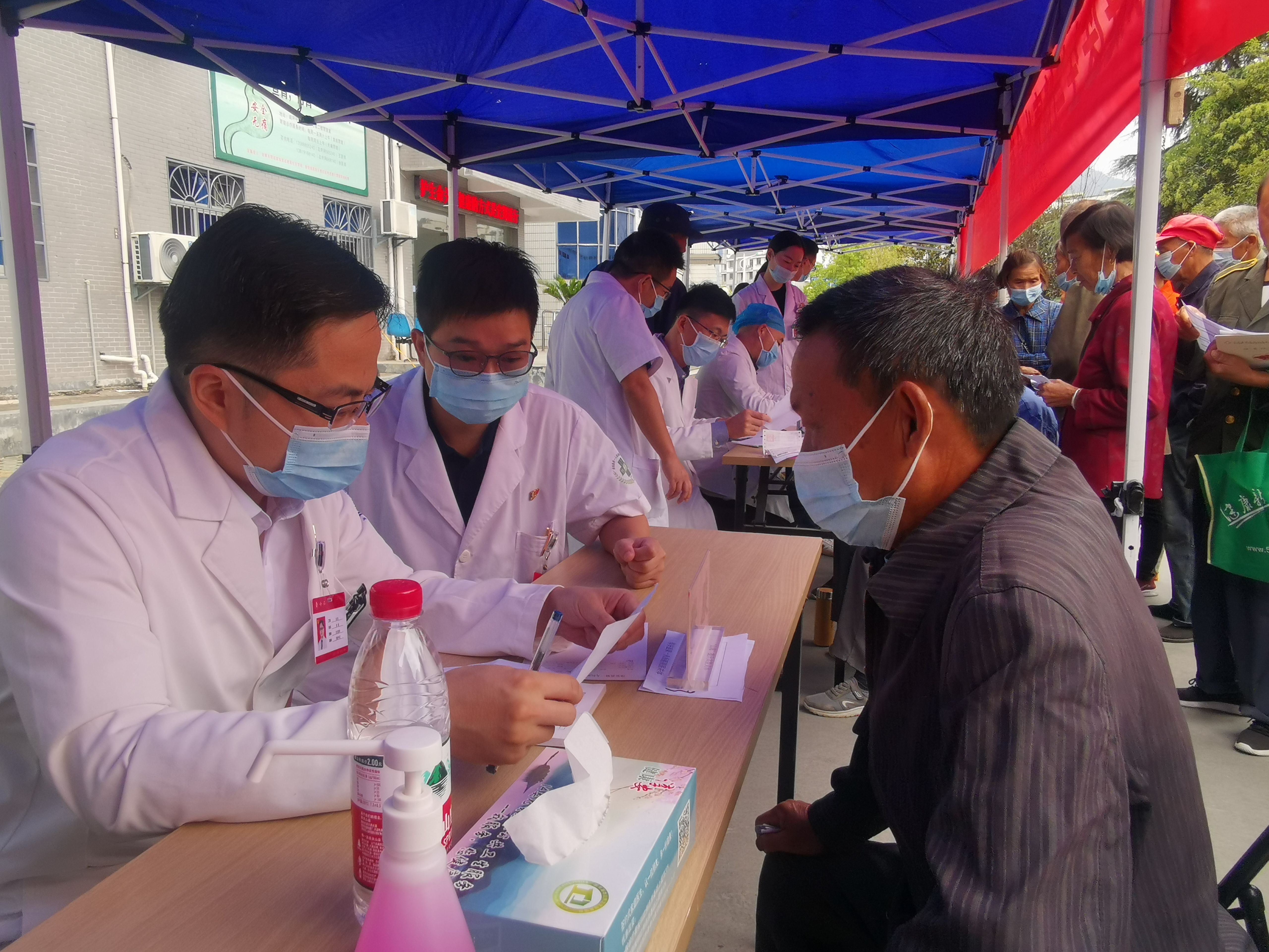 淳安县第一人民医院|山海提升进威坪 情暖夕阳惠健康