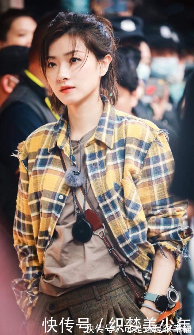 花苞头|别总是披头发啦,试试这5款冬季“发型”,知性优雅还减龄