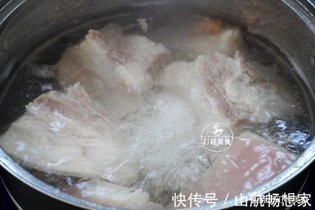 好吃|炸扣肉时,别直接下锅炸,学会这些技巧,扣肉好吃不油腻,太香了