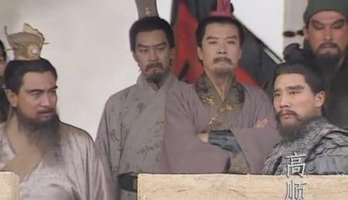 并未|刘备被赶出小沛，吕布并未出面，派出的是张辽和一支特殊的军队