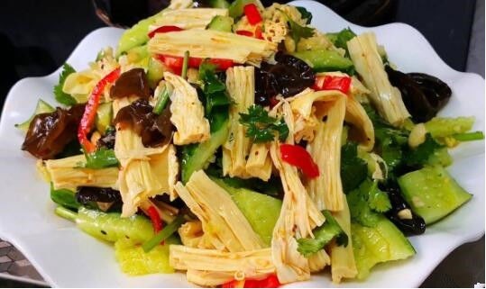 浓香四溢很不错的几道美食，吃起来油而不腻，待客的必备菜