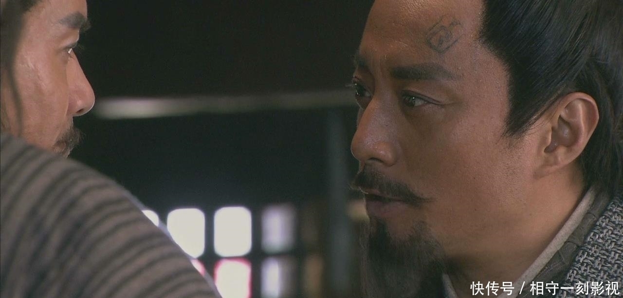 宋江@水浒传:宋江第一次反对晁盖,吴用一句话,梁山再无晁盖容身之地