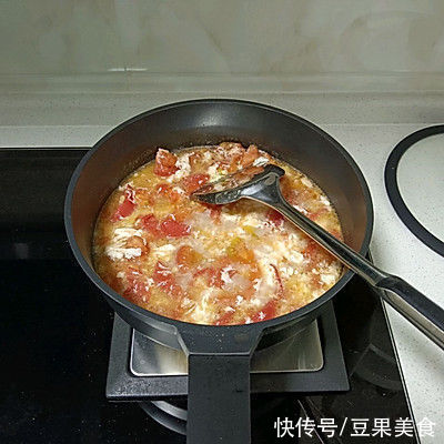 好吃到舔盘的西红柿鸡蛋蘸酱，吃一次就上瘾