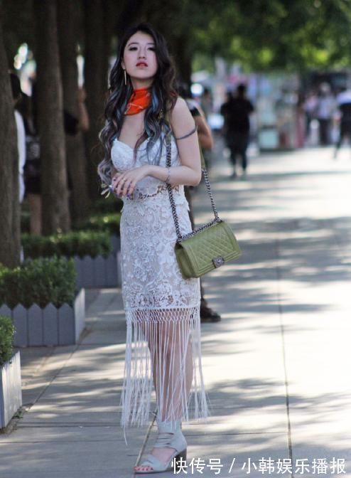 好身材","m":"2eca4be6a342524c3c91d2a3588b74425693220","nlabel":"stat_3050946263:zm.news.so.com:5bCP54yq54yq5bq36Zuo,pageType_zmt,glevel_3","ntag":"tfashion;sfashion_时尚;kfashion_1:打扮;kfashion_1:修身;kfashion_1:长裙;cal