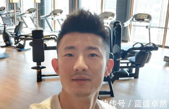 湖北|官宣!湖北籍奥运冠军谌龙获大奖,热爱厦门,成为先进模范人物!