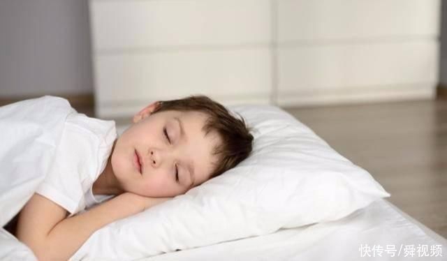 早上叫孩子起床时,尽量晚于这个时间点,是长身高的关键期
