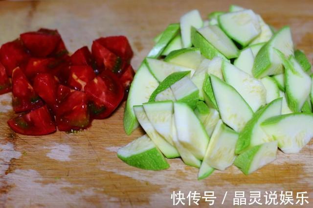 晚餐|一家三口的晚餐,4道家常菜荤素搭配,开胃又下饭,好吃又营养